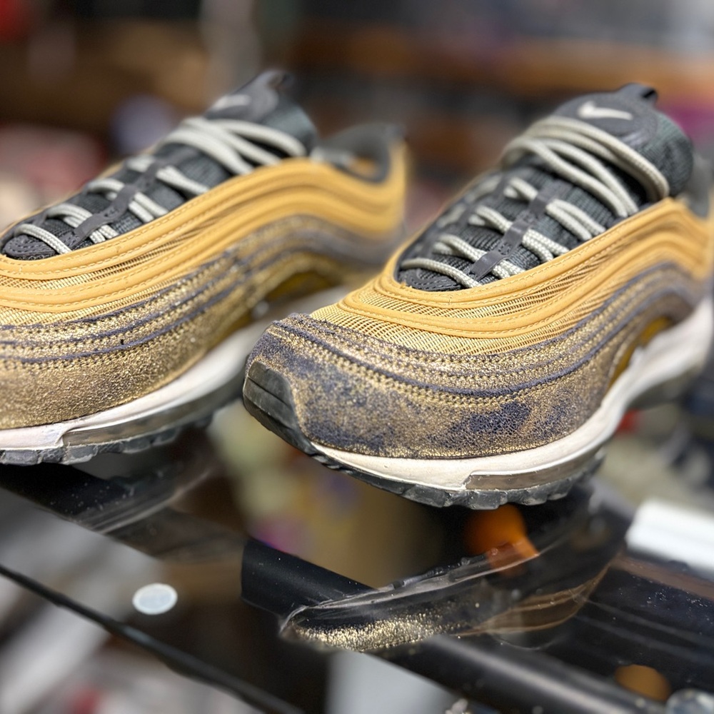 Nike Air Max 97 in Gold and Black